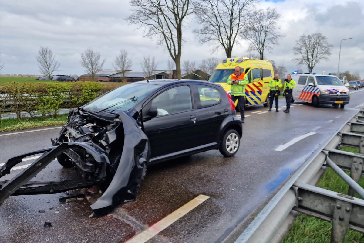 Frontale botsing op Jaagweg bij Ilpendam - Regio Purmerend